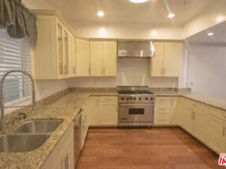 4428 Fulton Ave #103 — Photo 8