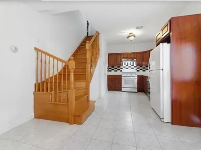 88 Hillcrest St #2 — Photo 2