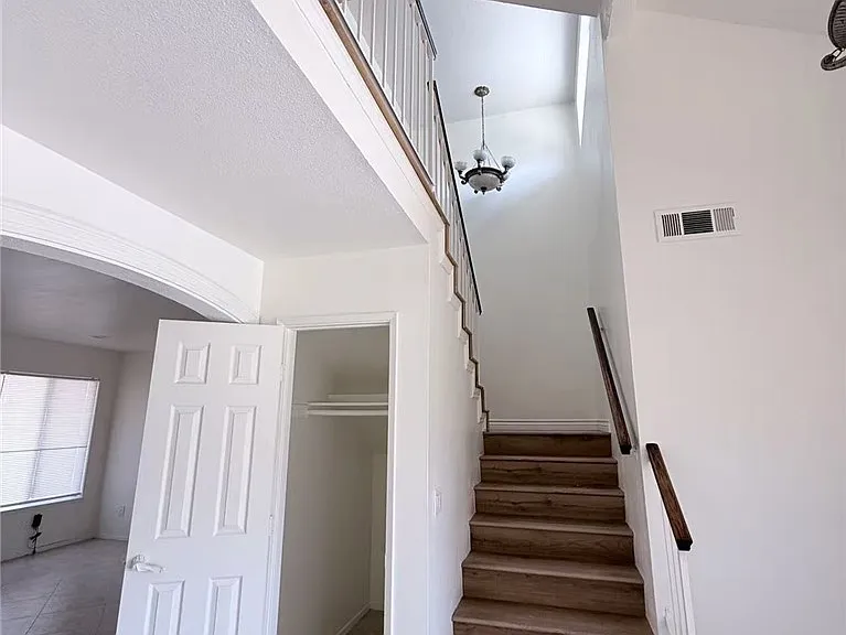 1360 N Hacienda Dr — Photo 6