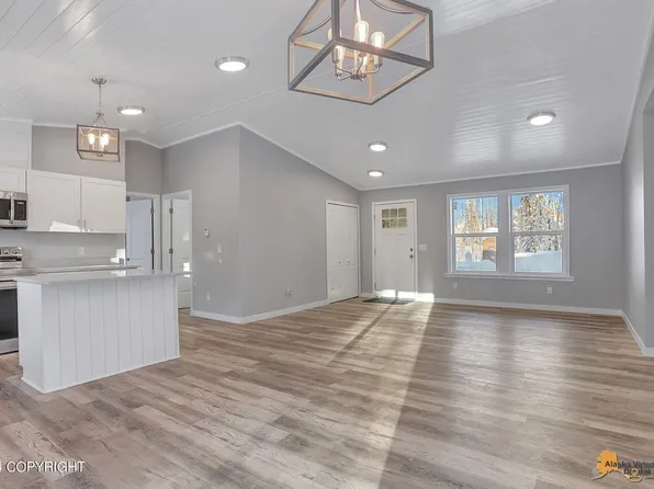 8800 W Dreamy Dr, Wasilla, AK 99623
