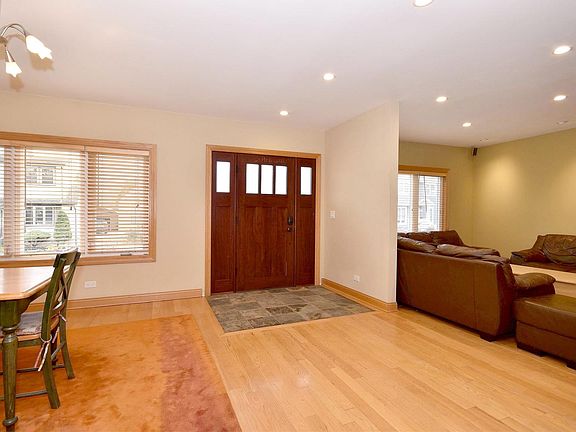 4th image of 5016 N Oak Park Ave