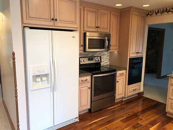 2nd image of 1007 Maplewood Dr