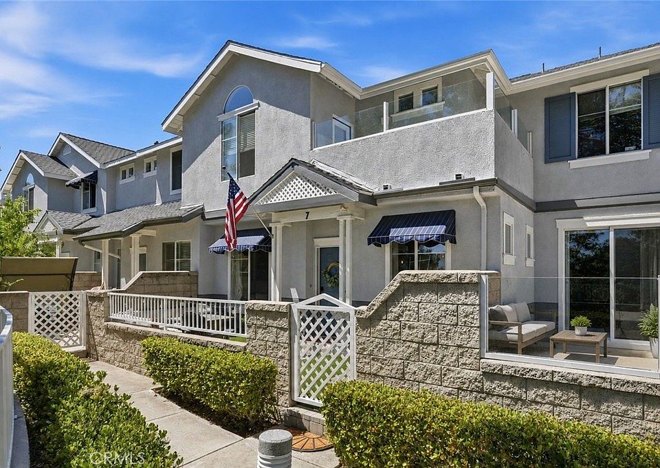 1st image of 7 Coronado Cay Ln