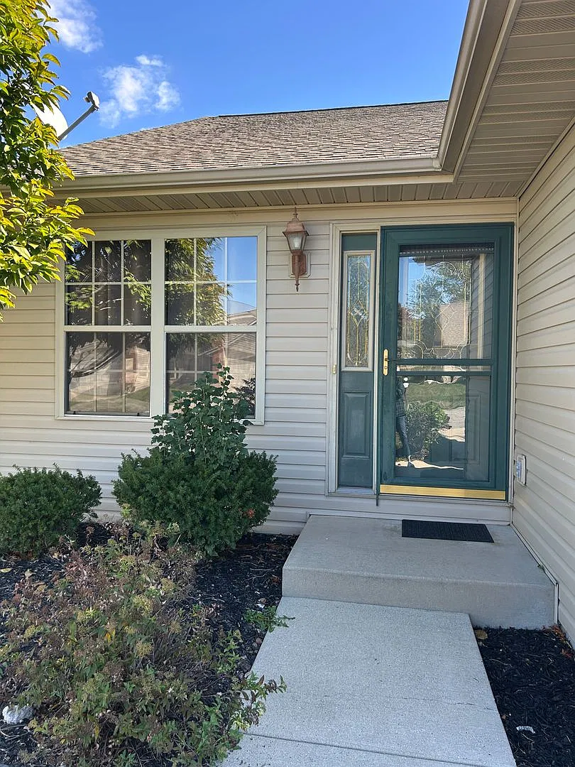 10923 Kentfield Drive — Photo 1