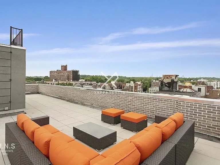 39 E 21st St #2D — Photo 11