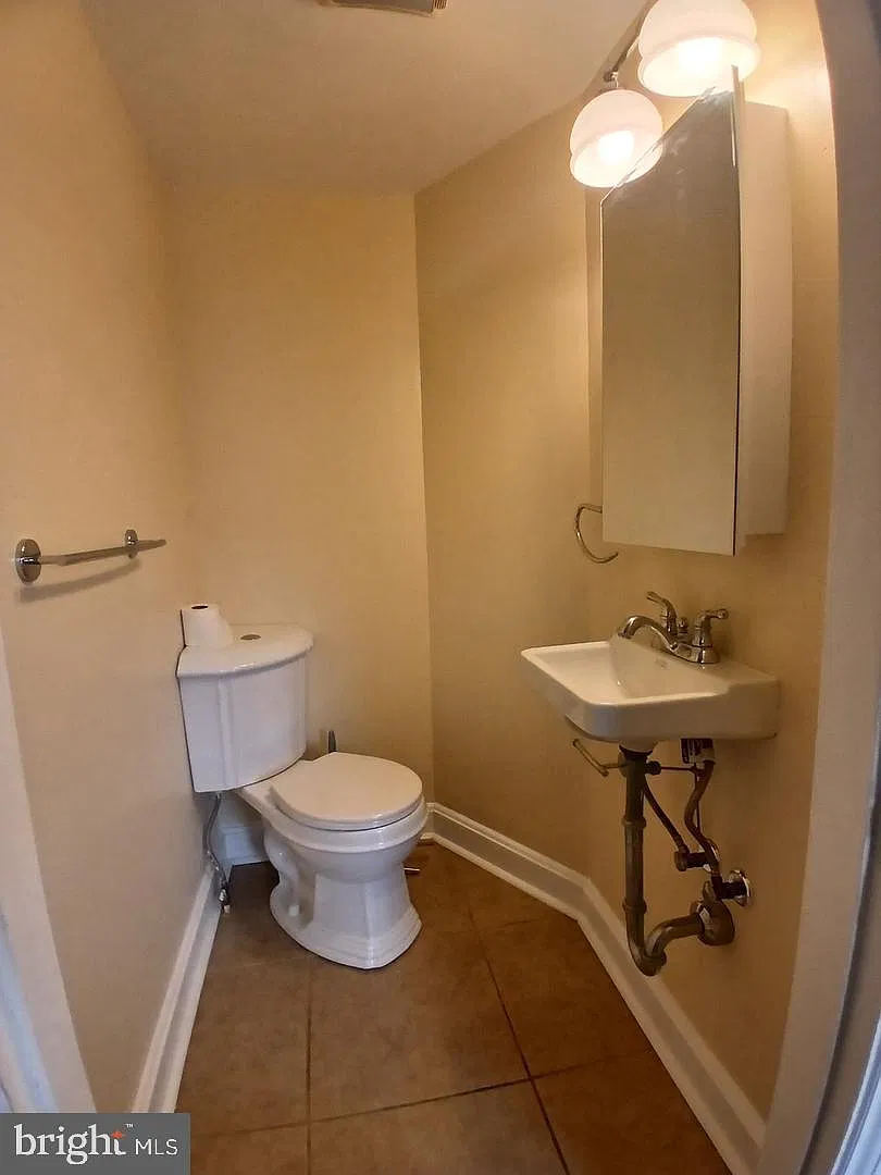 2 bed, 1.5 bath, 966 sqft, $1,650 — Photo 4