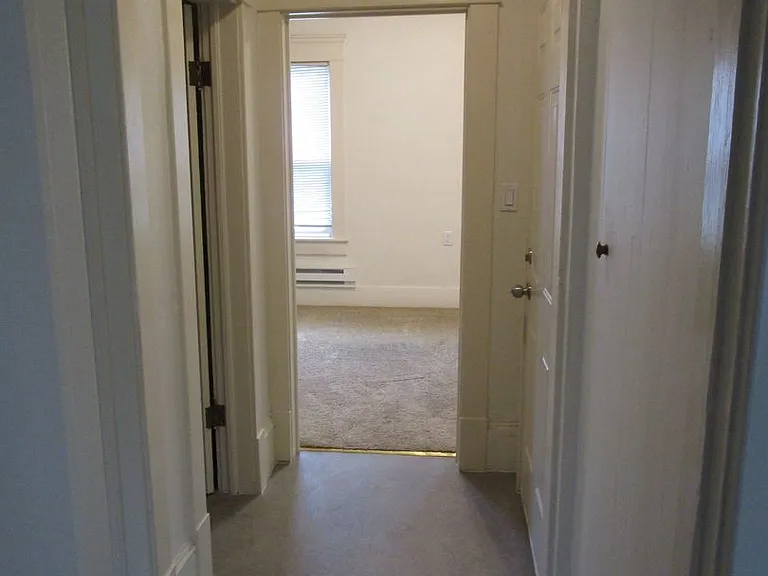 Rockefeller Avenue, 3431 — Photo 9