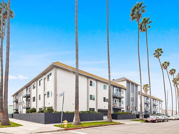 3rd image of 844 W 164th St APT 203