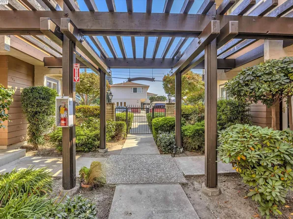 132 Castro St, San Leandro, CA 94577