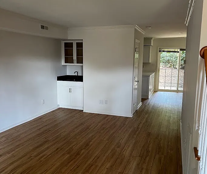 3738 Jamestown Cir — Photo 4