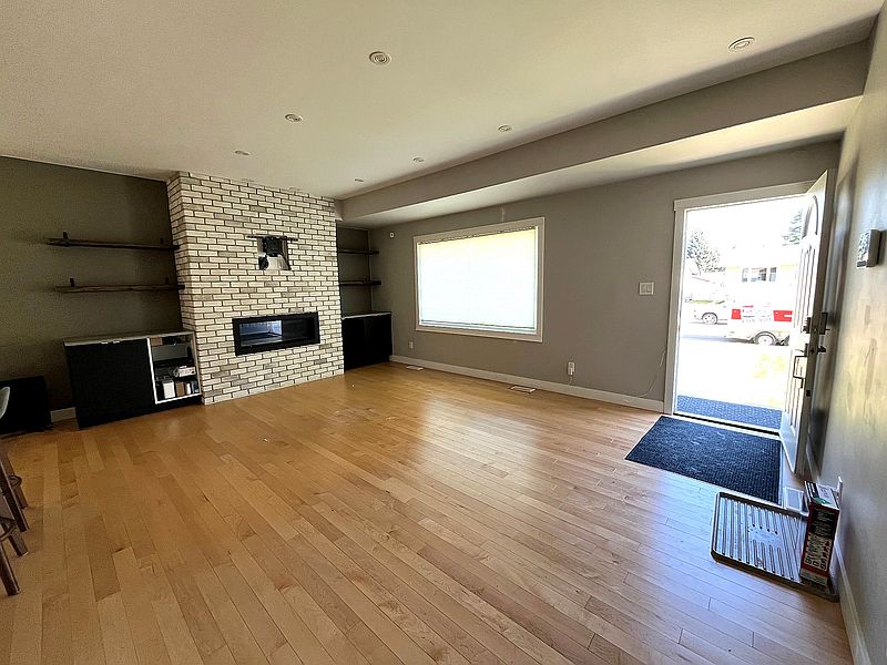 Spruce Grove House for rent - 3 Bedrooms — photo 3