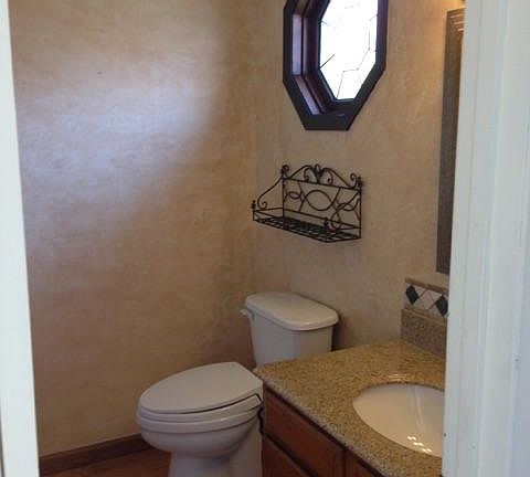 first floor 1/2 bath