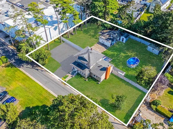 74 Taber Street, Patchogue, NY 11772