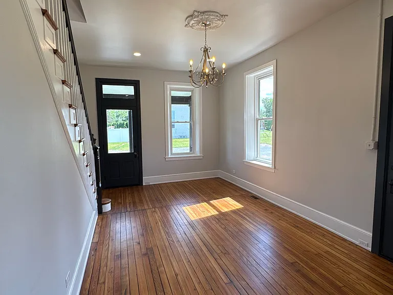 755 Centerville Rd — Photo 7