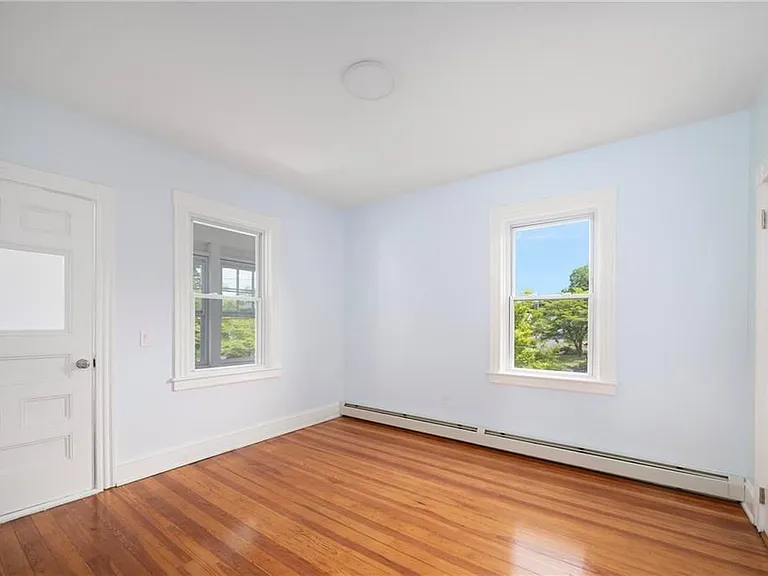 87 Lyman Ave — Photo 9