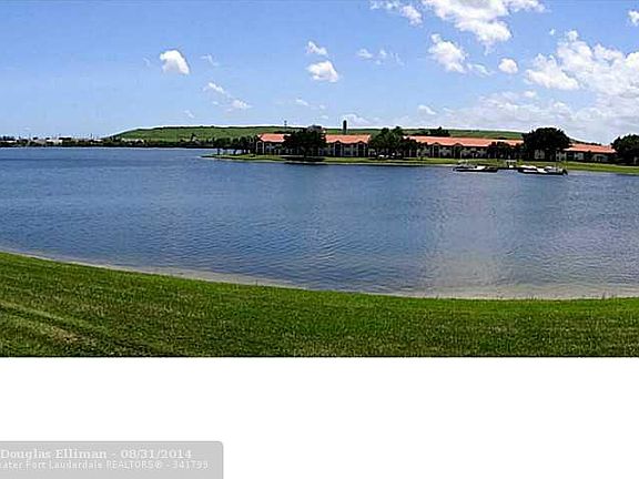 3rd image of 610 Lincoln Ct