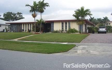 1st image of 1101 Country Club Dr
