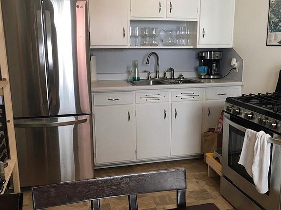 3rd image of 2627 Fremont Ave S