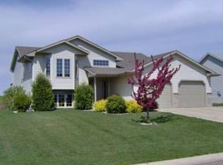 740 9th St SW, Pine Island, MN 55963