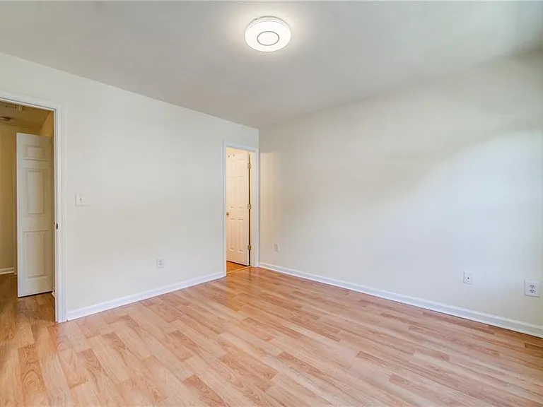 3285 Hidden Cove Cir — Photo 27