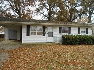 1530 Abbott St, Carlyle, IL