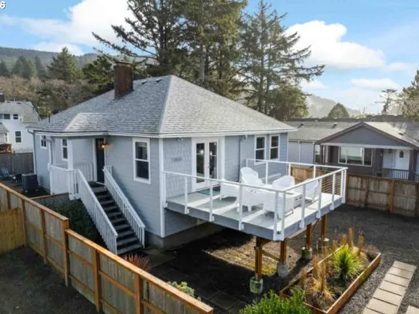 17855 Ocean Blvd, Rockaway Beach, OR 97136