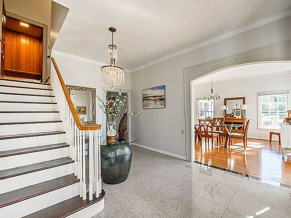 4th image of 615 Morgan Ave