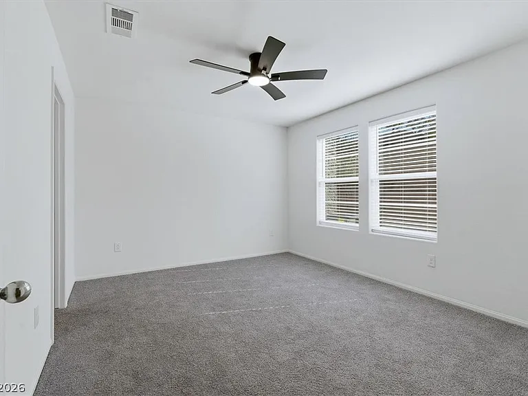 8667 Luxuriant Ave — Photo 16