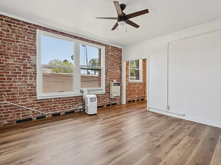 5870 Franklin ave — Photo 21