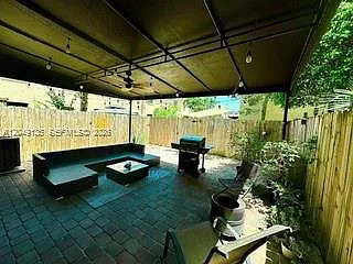 3 bed, 2.0 bath, 1754 sqft, $3,500 — Photo 2