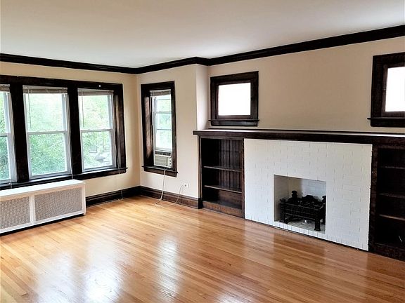 4th image of 4126 N Whipple St APT 3