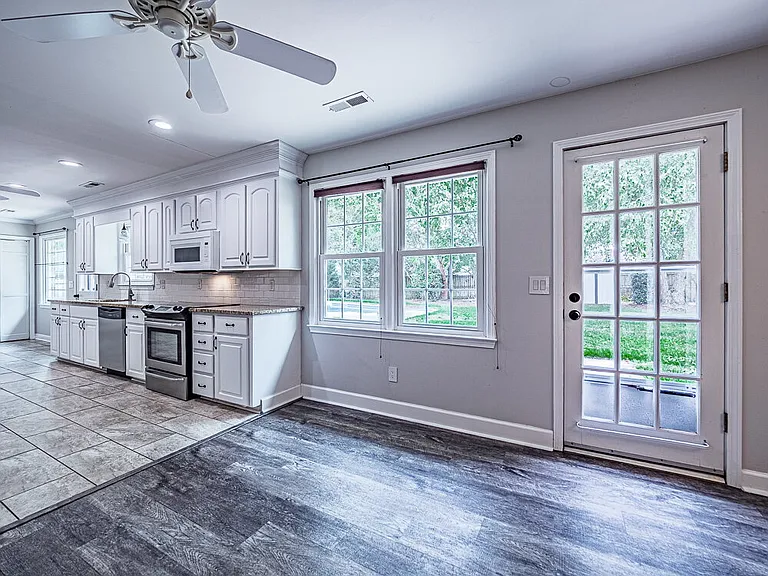 2704 Powhatan Dr — Photo 35