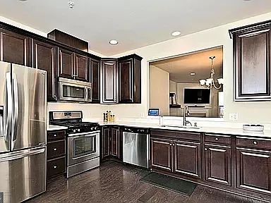 1818 Pinnacle Dr — Photo 4