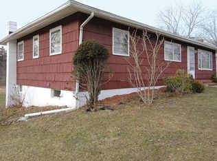 8 Corine Dr, Poughkeepsie, NY