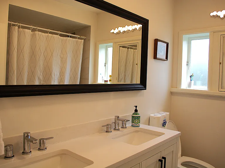 2251 Haywood Ave — Photo 12