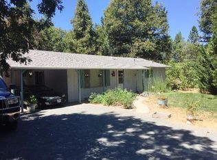 1020 Plumtree Ln, Grants Pass, OR 97526