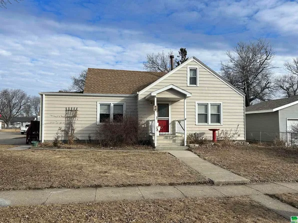205 E 30th St, South Sioux City, NE 68776