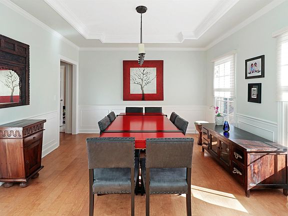 4th image of 901 W Bridgetowne Ct