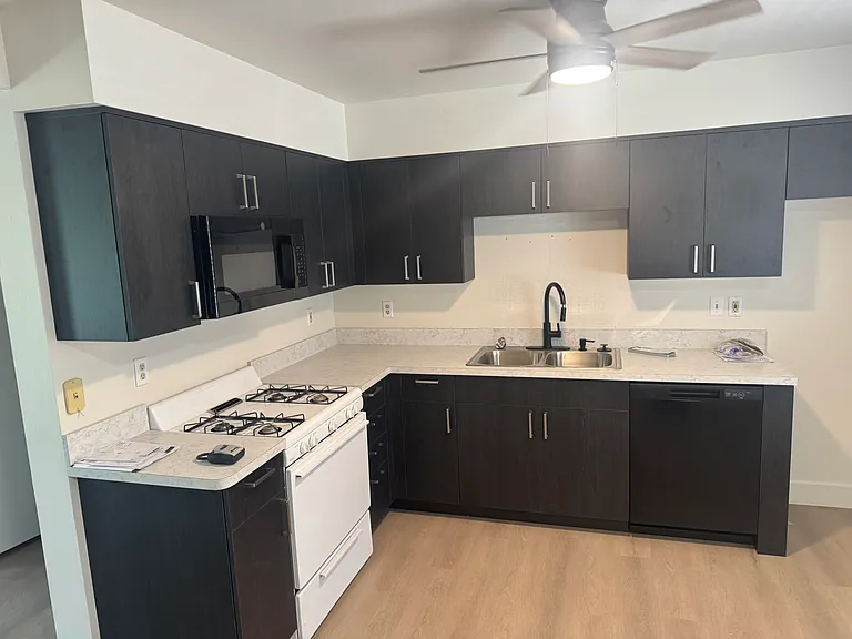 416 N Meldrum St #B — Photo 3