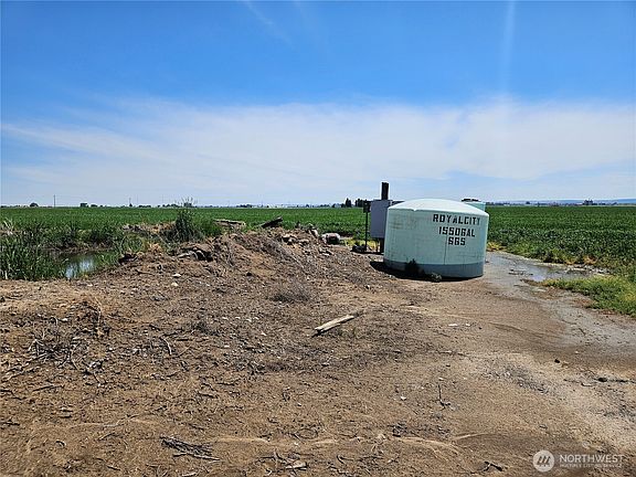 4th image of 314184000 Highway 281