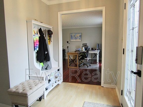 3rd image of 5223 Reddington Dr