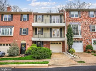 8573 Raglan Rd, Vienna, VA 22182