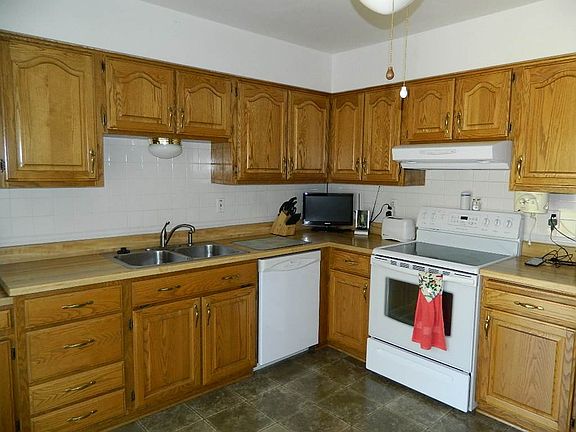 2nd image of 2076 Bonney Oak Dr