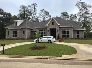 8 Brookhollow Blvd, Hattiesburg, MS 39402