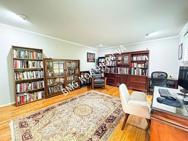 4800 Occoquan Overlook — Photo 9