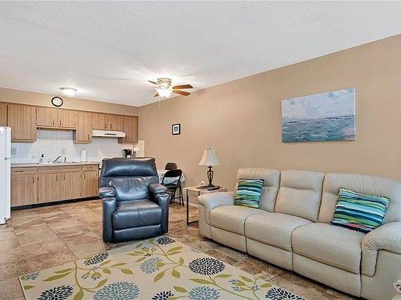 4th image of 4365 Tahitian Gardens Cir APT F
