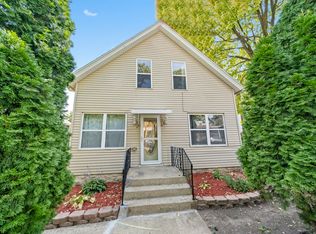 412 Bridge St, Joliet, IL 60435