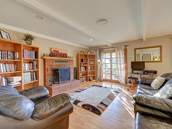 4th image of 1602 Idaho Ave