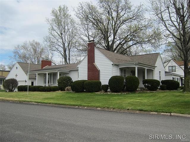 1st image of 631 W Fillmore St