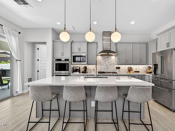 5th image of 14135 W CALLE LEJOS --